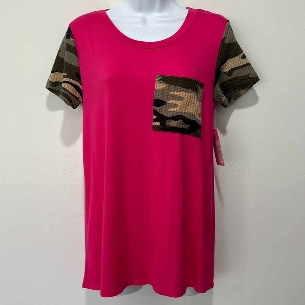 Camo pocket pink t-shirt